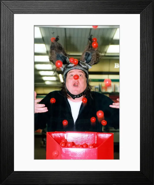 Framed Print : Des Barrit, who plays Bottom in A Midsummer Night Dream at the Theatre Royal shows his