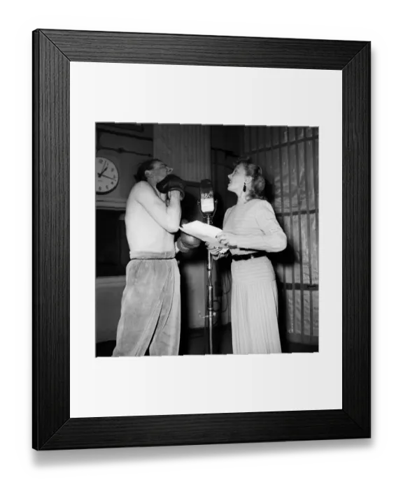 Framed Print : Entertainment: Radio: Sound effects. Richard Dingley, who is resposible for the boxing