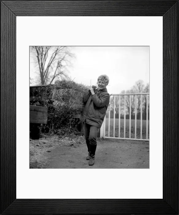 Framed Print : Mrs. Madge Hamilton, who is married to an American, is back in England to help her father Framed Print : Mrs. Madge Hamilton, who is married to an American, is back in England to help her father
