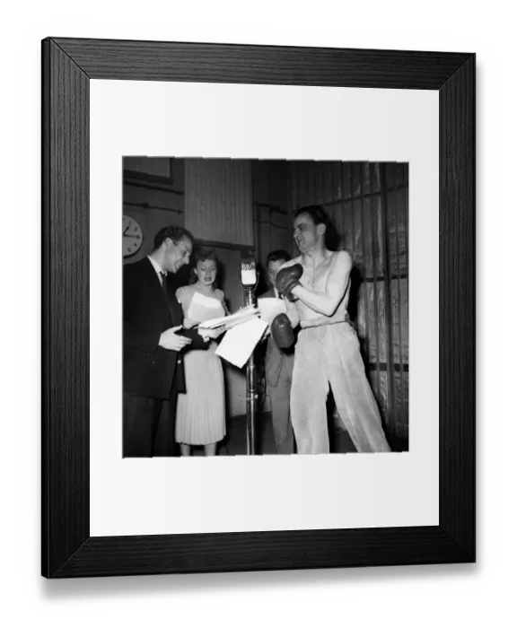 Framed Print : Entertainment: Radio: Sound effects. Richard Dingley, who is resposible for the boxing
