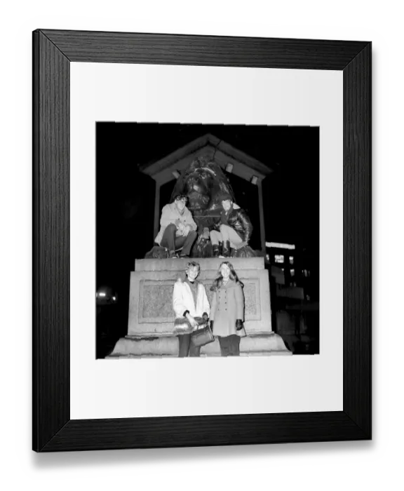 Framed Print : Two New Zealander brothers met this morning at the foot of Nelson
