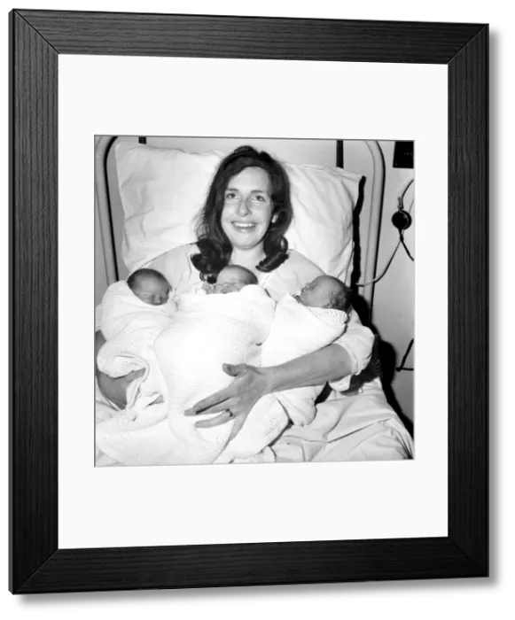 Framed Print : Sandra Charlott with (left to right) Sylvia, Karen and Mieke Framed Print : Sandra Charlott with (left to right) Sylvia, Karen and Mieke