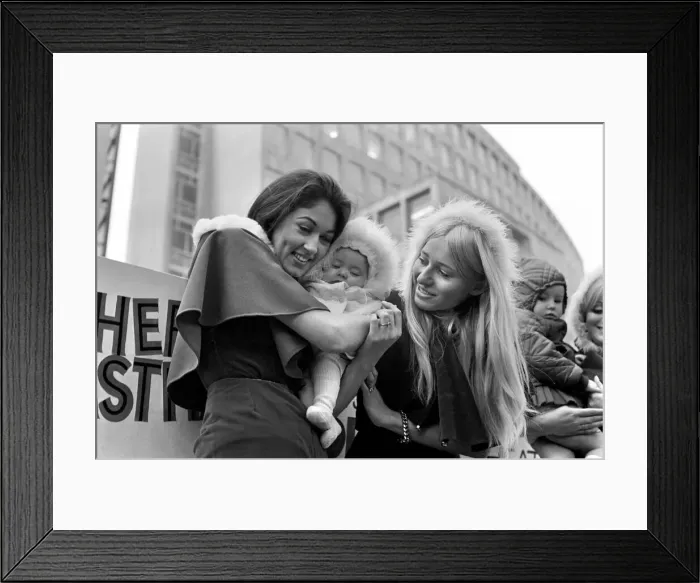Framed Print : Hundreds of children were shouting for George Best at a childrens charity party Framed Print : Hundreds of children were shouting for George Best at a childrens charity party
