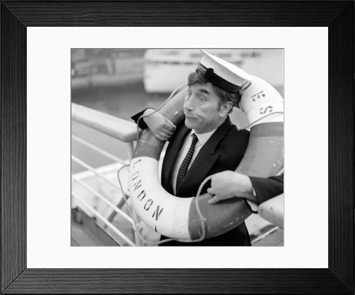 Framed Print : Frankie Howerd sailing into the sunshine for Christmas on Royal mail liner Framed Print : Frankie Howerd sailing into the sunshine for Christmas on Royal mail liner