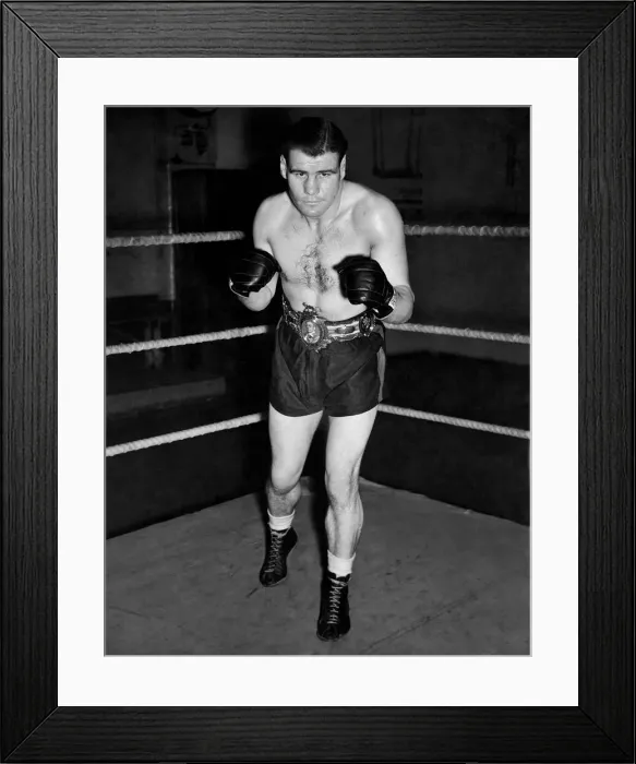 Framed Print : English middleweight boxer Vince Hawkins wearing his belt