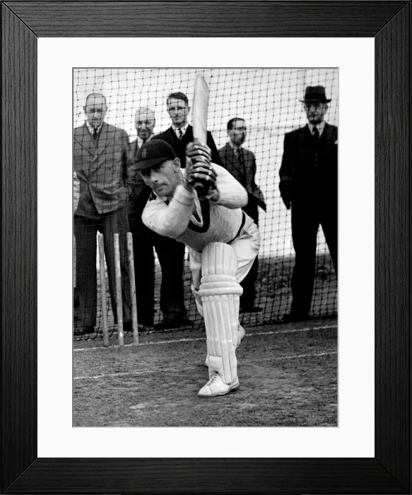 Framed Print : Lancashire county cricketer Cyril Washbrook, May 1950 P09605 Framed Print : Lancashire county cricketer Cyril Washbrook, May 1950 P09605