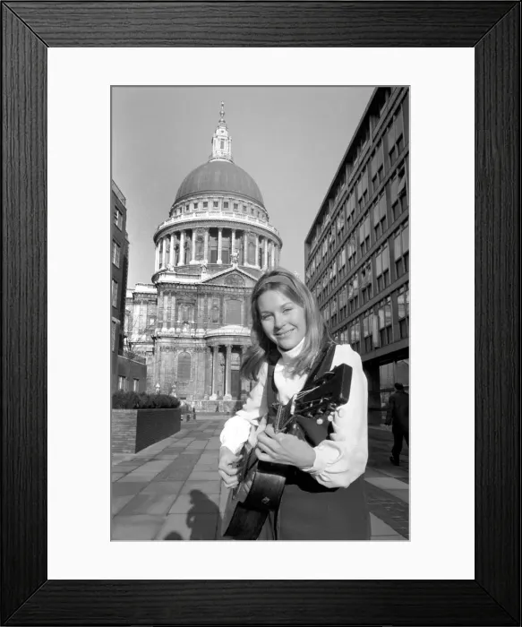 Framed Print : Folk singer Suzanne Harris pictured outside St. Pauls a few minutes before her Framed Print : Folk singer Suzanne Harris pictured outside St. Pauls a few minutes before her
