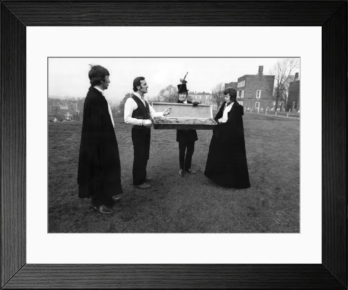 Framed Print : £100, 000 Duel on Blackheath. The solemn selection of weapons by Gerald Harper Framed Print : £100, 000 Duel on Blackheath. The solemn selection of weapons by Gerald Harper