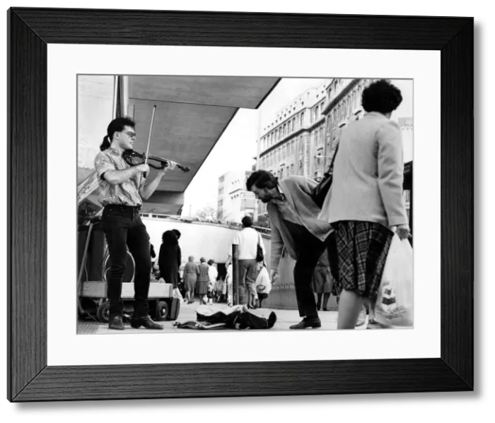 Framed Print : Buskers working in the streets of Birmingham. May 1985 P004925 Framed Print : Buskers working in the streets of Birmingham. May 1985 P004925