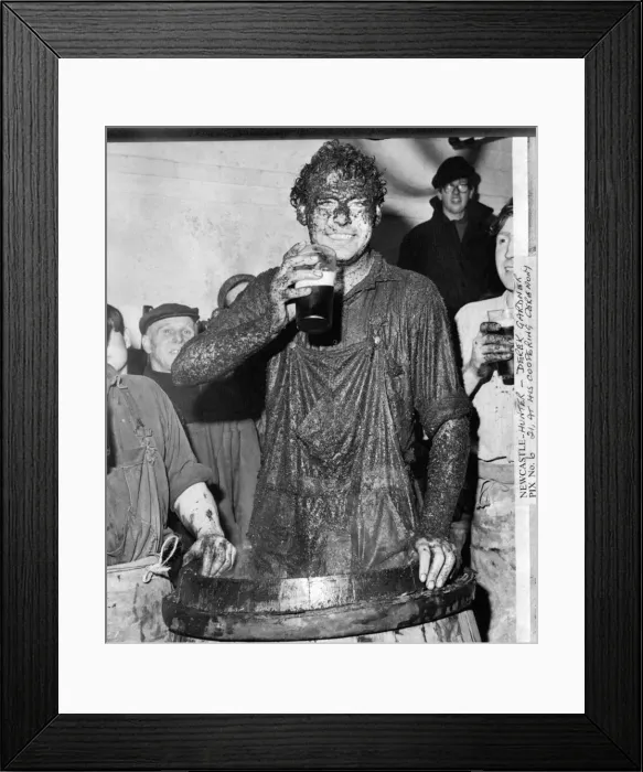 Framed Print : Customs Apprentices. December 1967 P005008 Framed Print : Customs Apprentices. December 1967 P005008