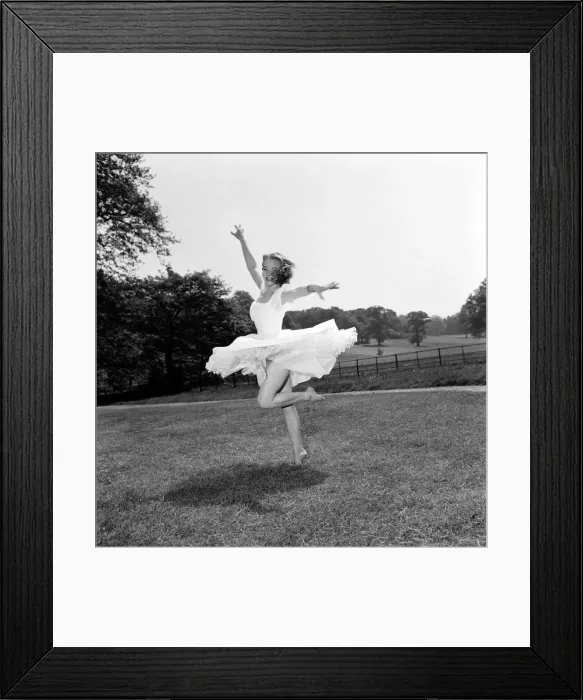 Framed Print : Glamour girl Val Hollman. January 1960 M4307-019 Framed Print : Glamour girl Val Hollman. January 1960 M4307-019