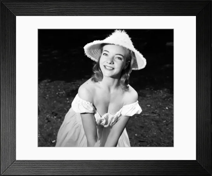 Framed Print : Glamour girl Val Hollman. January 1960 M4307-012 Framed Print : Glamour girl Val Hollman. January 1960 M4307-012