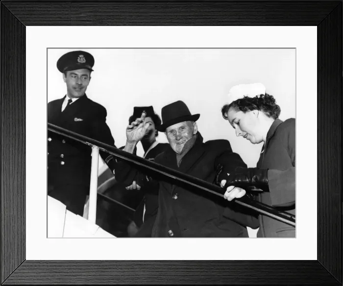 Framed Print : Albert Flies to a New Life at 100: Mr. Albert Wedlake waved goodbye to Britain yesterday