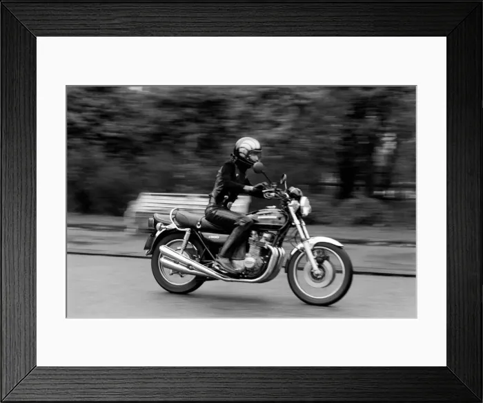 Framed Print : Alvin Stardust on a motorbike. January 1976 75-00022A-018