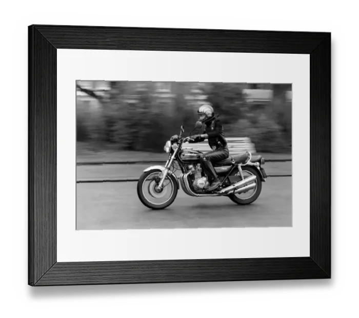 Framed Print : Alvin Stardust on a motorbike. January 1976 75-00022A-017