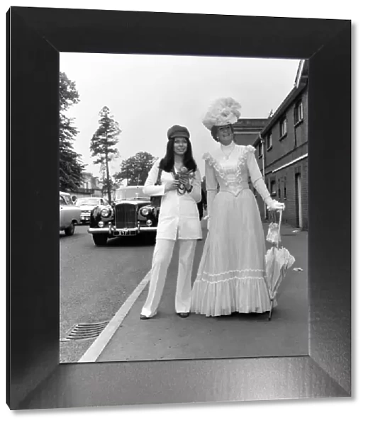 Women dressed up on the first day of Royal Ascot June 1970 70-05824-003