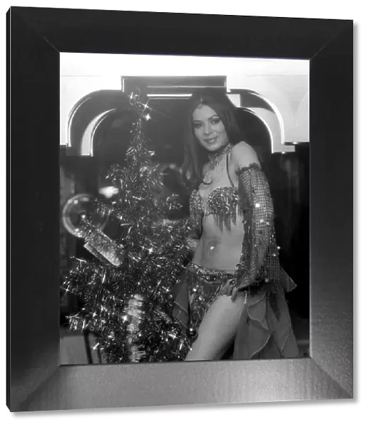 Belly DancerSoraya Ravensdale. December 1974 74-7550-001