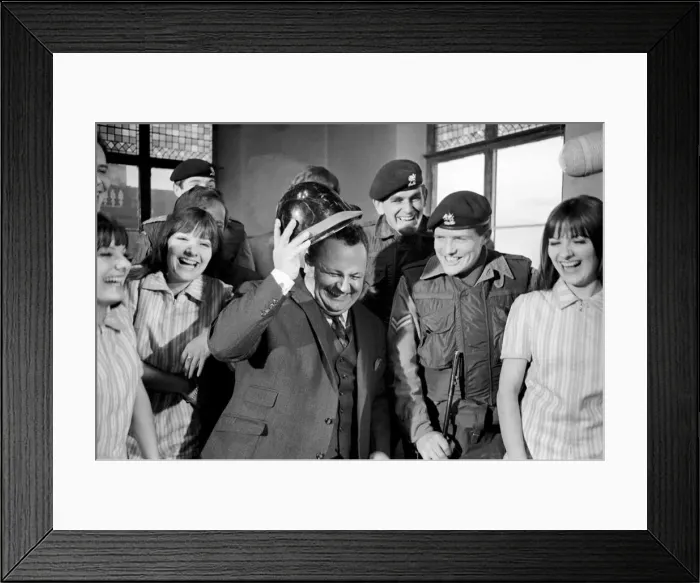 Framed Print : Entertainment: Television: Harry Secombe and troop for a Christmas television show