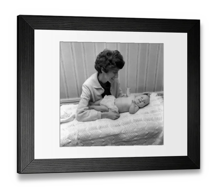Framed Print : Mrs. Heulwen Jones with her baby daughter 14 weeks old Enfys-haf who was born at St