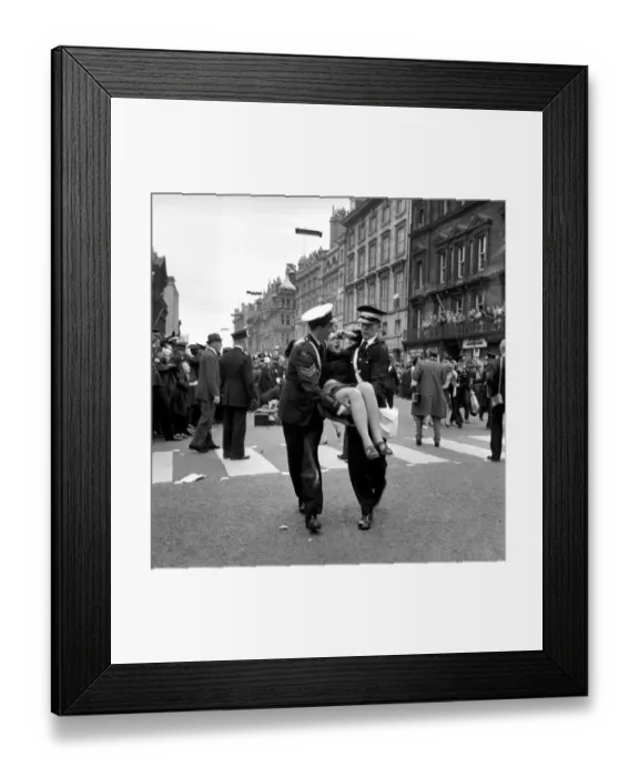 Framed Print : Northern premiere of The Beatles film A Hard Days Night in Liverpool Framed Print : Northern premiere of The Beatles film A Hard Days Night in Liverpool