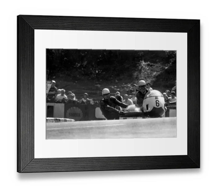 Framed Print : Sport: Motorcycling: Isle of Man TT Racing 500 CC Side Car Class