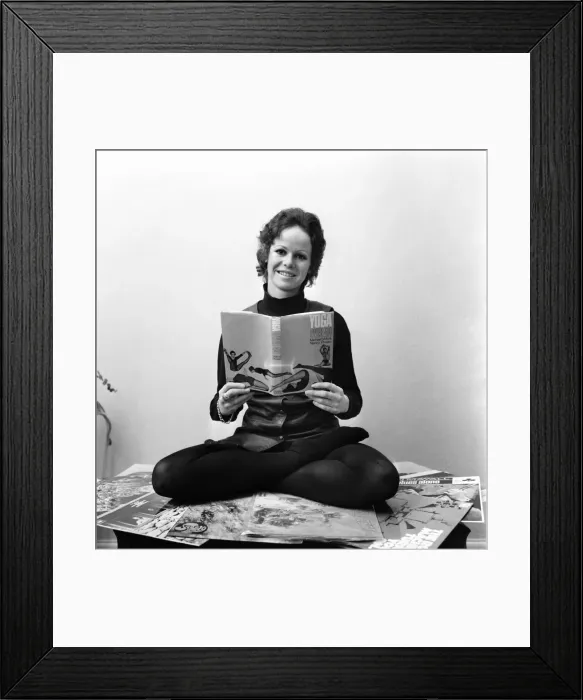 Framed Print : Model Judi Pimblett, of Hale, Cheshire has taken up yoga as a hobby Framed Print : Model Judi Pimblett, of Hale, Cheshire has taken up yoga as a hobby