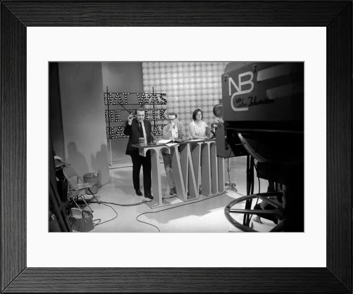 Framed Print : Political journalist David Frost on set in New York during his appearance on the American Framed Print : Political journalist David Frost on set in New York during his appearance on the American