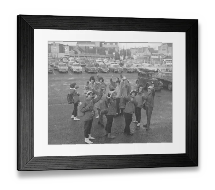 Framed Print : Girls of Barkers Butts School, Coventry, wave a cheery farewell before leaving Pool Framed Print : Girls of Barkers Butts School, Coventry, wave a cheery farewell before leaving Pool