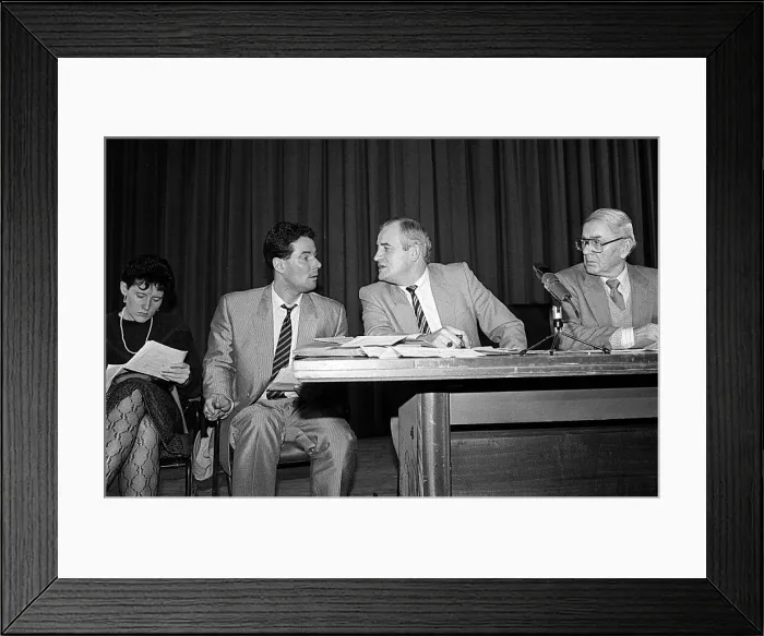 Framed Print : Councillor Derek Hatton attends a meeting for Liverpool City Council 8th December Framed Print : Councillor Derek Hatton attends a meeting for Liverpool City Council 8th December