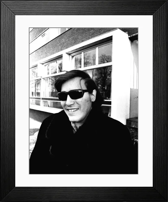 Framed Print : Jose Feliciano, the blind singer and guitarist, in Newcastle to appear at the City Hall Framed Print : Jose Feliciano, the blind singer and guitarist, in Newcastle to appear at the City Hall