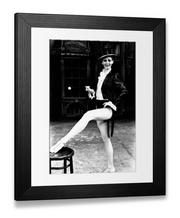 Framed Print : North East dancer Debbie Paine who is appearing at the Newcastle Tyne Theatre with