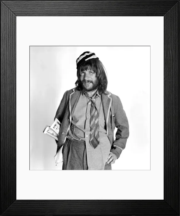 Framed Print : Comedian and TV presenter Bill Oddie. August 1976 S76-4627-001 Framed Print : Comedian and TV presenter Bill Oddie. August 1976 S76-4627-001