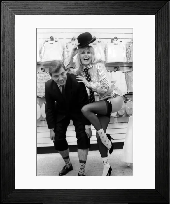 Framed Print : Sock Shop, Oxford street, London. February 1987 LDN-87-163-002