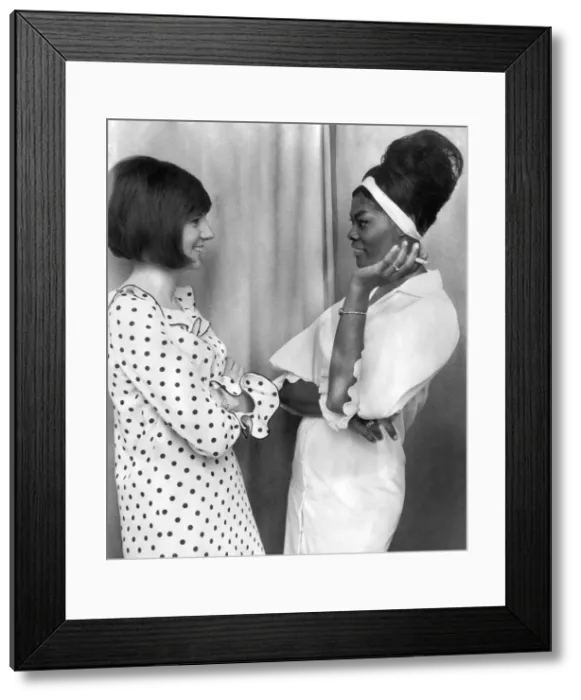 Framed Print : They made the cosiest twosome you ever saw... There they were in London yesterday Framed Print : They made the cosiest twosome you ever saw... There they were in London yesterday