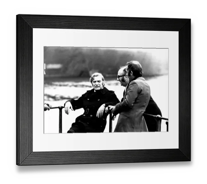 Framed Print : Michael Caine in a scene from the film Get Carter. Hebburn-Wallsend ferry landing with