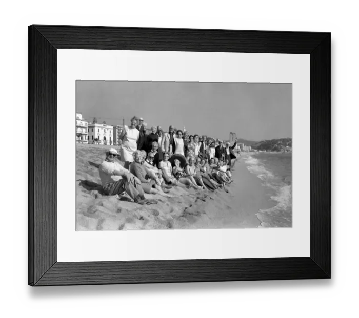 Framed Print : Sunair travel famous for their cut-price holidays are giving people holidays on the Costa