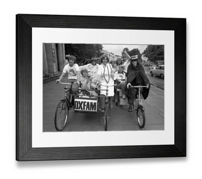 Framed Print : Street theatre came to Leamington in the shape of 10 amateur actors from Oxfam. The players are members of the Young Oxfam Round Britain Street Theatre who are spending their summer vacation touring a dozen towns and cities