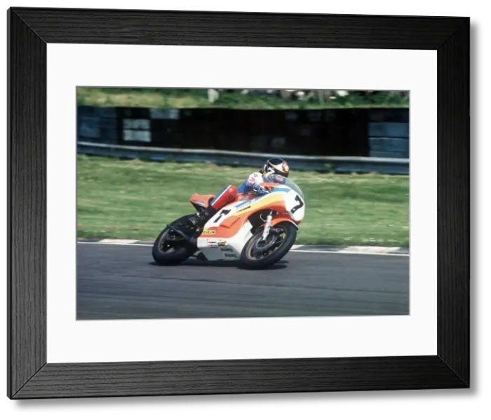 Framed Print : Barry Sheene in action at Brands Hatch. May 1975 Framed Print : Barry Sheene in action at Brands Hatch. May 1975