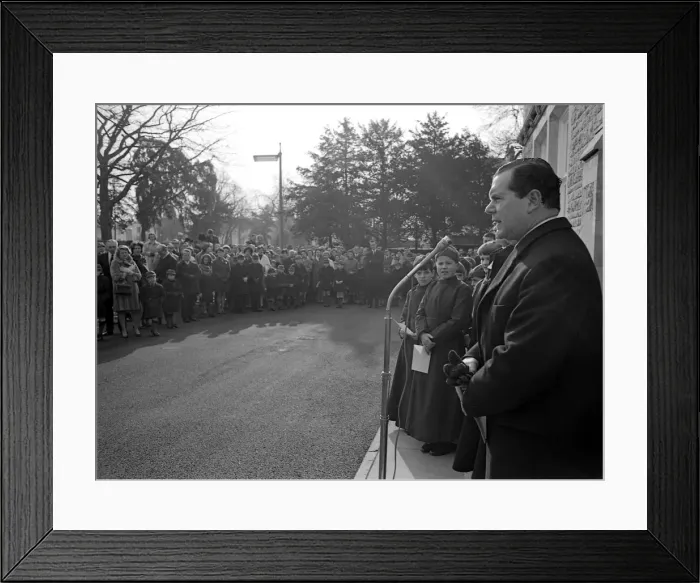 Framed Print : Mr. Dudley Smith, MP for Warwick and Leamington, opened a new junior school block