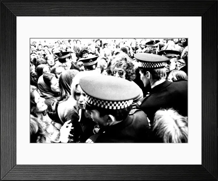 Framed Print : Three thousand women turned up to see actor Peter Wyngard Framed Print : Three thousand women turned up to see actor Peter Wyngard