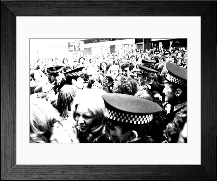 Framed Print : Three thousand women turned up to see actor Peter Wyngard Framed Print : Three thousand women turned up to see actor Peter Wyngard