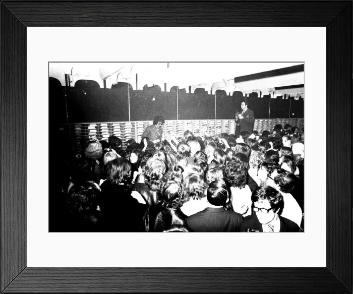 Framed Print : Three thousand women turned up to see actor Peter Wyngard Framed Print : Three thousand women turned up to see actor Peter Wyngard