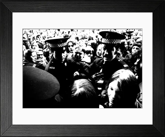 Framed Print : Three thousand women turned up to see actor Peter Wyngard Framed Print : Three thousand women turned up to see actor Peter Wyngard