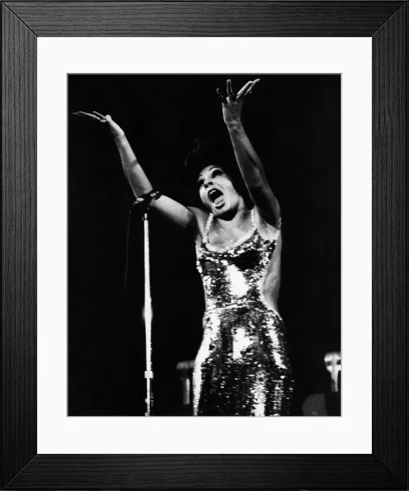 Framed Print : Singer Shirley Bassey performing. 29 / 04 / 71 Framed Print : Singer Shirley Bassey performing. 29 / 04 / 71