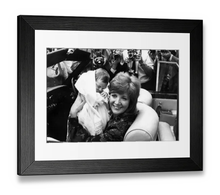 Framed Print : Cilla Black leaving the Avenue Clinic, St Johns Wood, with her 10 day old son Framed Print : Cilla Black leaving the Avenue Clinic, St Johns Wood, with her 10 day old son