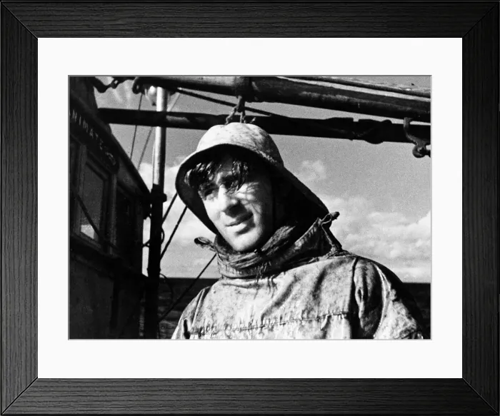 Framed Print : A crewman on a Yarmouth Herring boat. Circa 1935