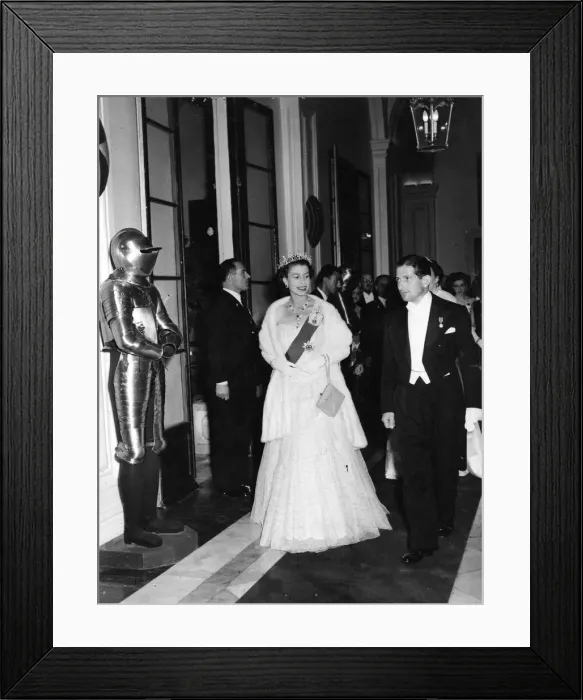 Framed Print : Queen Elizabeth II attends a reception at the Auberge, Malta with the Prime Minster of