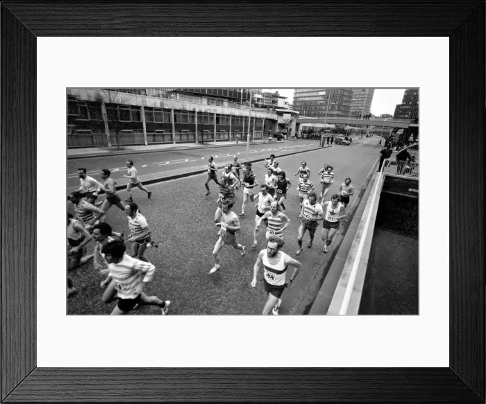 Framed Print : The City of London New Years Day Races. January 1975 75-00006-008