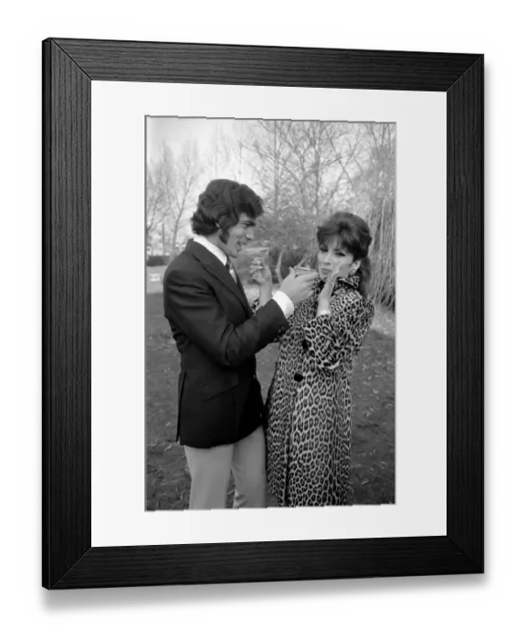 Framed Print : Singer Engelbert Humperdinck plays host to special guest Italian actress Gina Framed Print : Singer Engelbert Humperdinck plays host to special guest Italian actress Gina