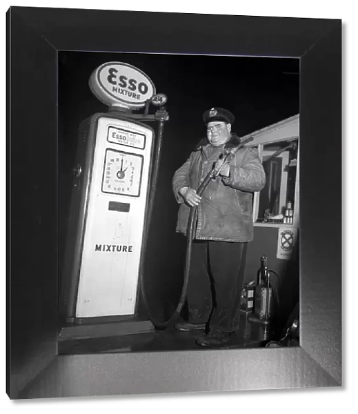 Petrol pump attendant December 1953 D7665